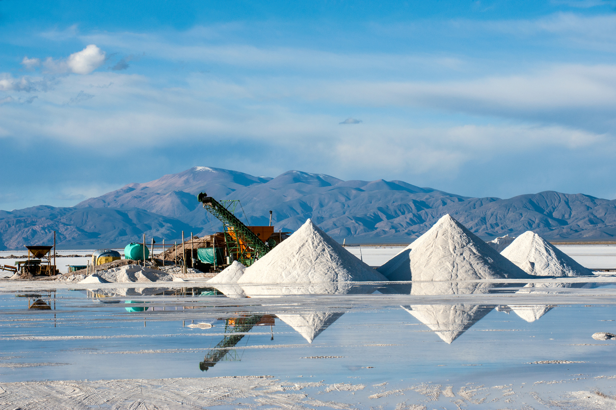 Lithium stocks fall due to supply surplus